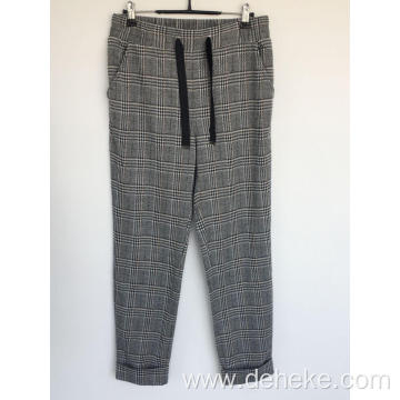 Fasionable Knitted Trousers In Check